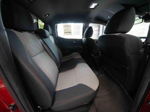 Used 2022 Toyota Tacoma TRD Sport AWD/4WD image 24