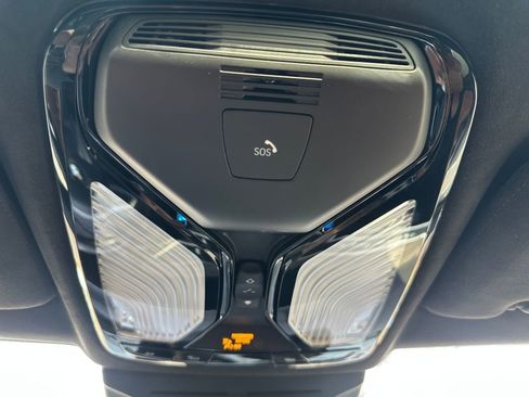 Used 2023 BMW X7 xDrive40i w/ M Sport Package image 24