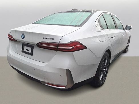 Used 2025 BMW i5 xDrive40 w/ Executive Package image 3