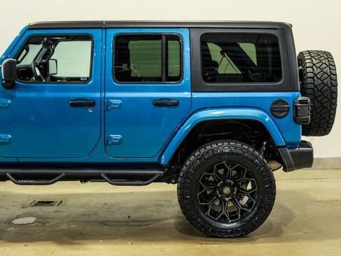 Used 2024 Jeep Wrangler Unlimited w/ Convenience Group AWD/4WD image 42