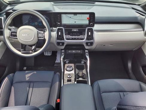 Used 2023 Kia Sorento SX Prestige image 13
