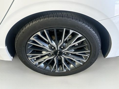 Used 2023 Kia Forte GT-Line FWD image 11