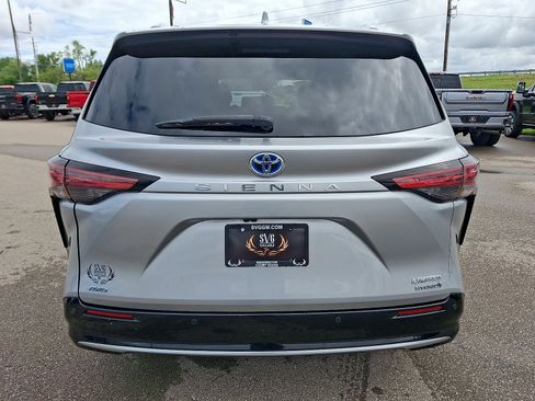 Used 2021 Toyota Sienna Limited AWD/4WD image 23