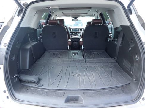 Used 2018 Buick Enclave Avenir w/ Avenir Technology Package FWD image 12