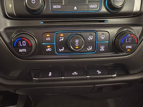 Used 2018 Chevrolet Silverado 1500 LT w/ All Star Edition AWD/4WD image 28