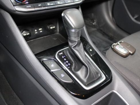 Used 2018 Hyundai Ioniq Plug-In Hybrid FWD image 17