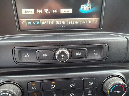 Used 2016 Chevrolet Silverado 1500 Custom w/ Custom Convenience Package AWD/4WD image 17