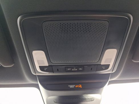 Used 2025 Honda HR-V Sport image 27