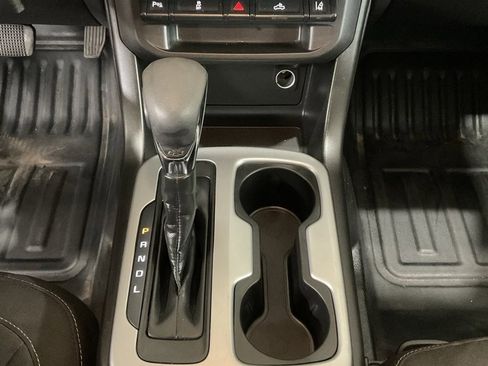 Used 2022 Chevrolet Colorado LT w/ Fleet Safety Package image 18