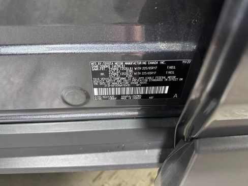 Used 2024 Toyota RAV4 XLE AWD/4WD image 30
