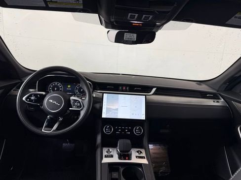 Used 2025 Jaguar F-PACE R-Dynamic S image 28