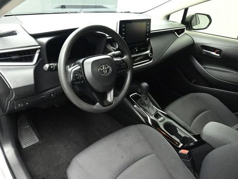 Used 2020 Toyota Corolla LE image 9