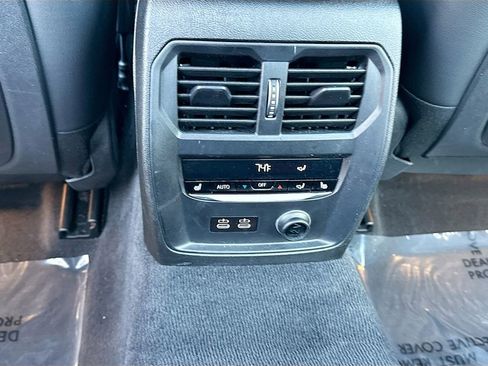 Used 2019 BMW 330i Sedan w/ Premium Package image 19