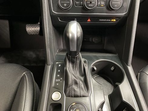 Used 2021 Volkswagen Atlas SE image 27