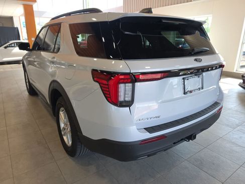 Used 2026 Ford Explorer Active AWD/4WD image 11
