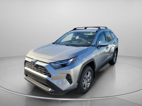 Used 2025 Toyota RAV4 XLE image 2