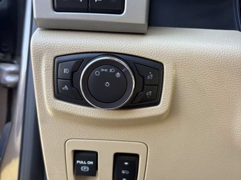 Used 2019 Ford F150 Lariat AWD/4WD image 11