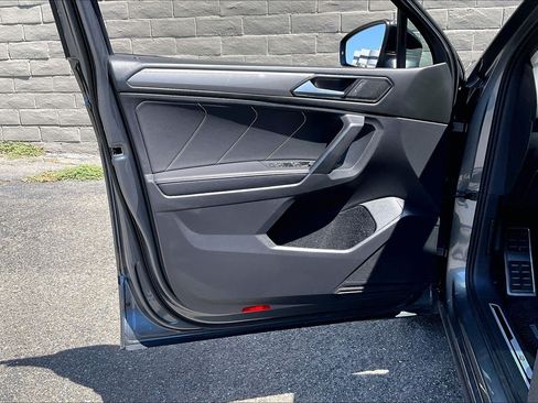 Certified 2023 Volkswagen Tiguan SE R-Line FWD image 22