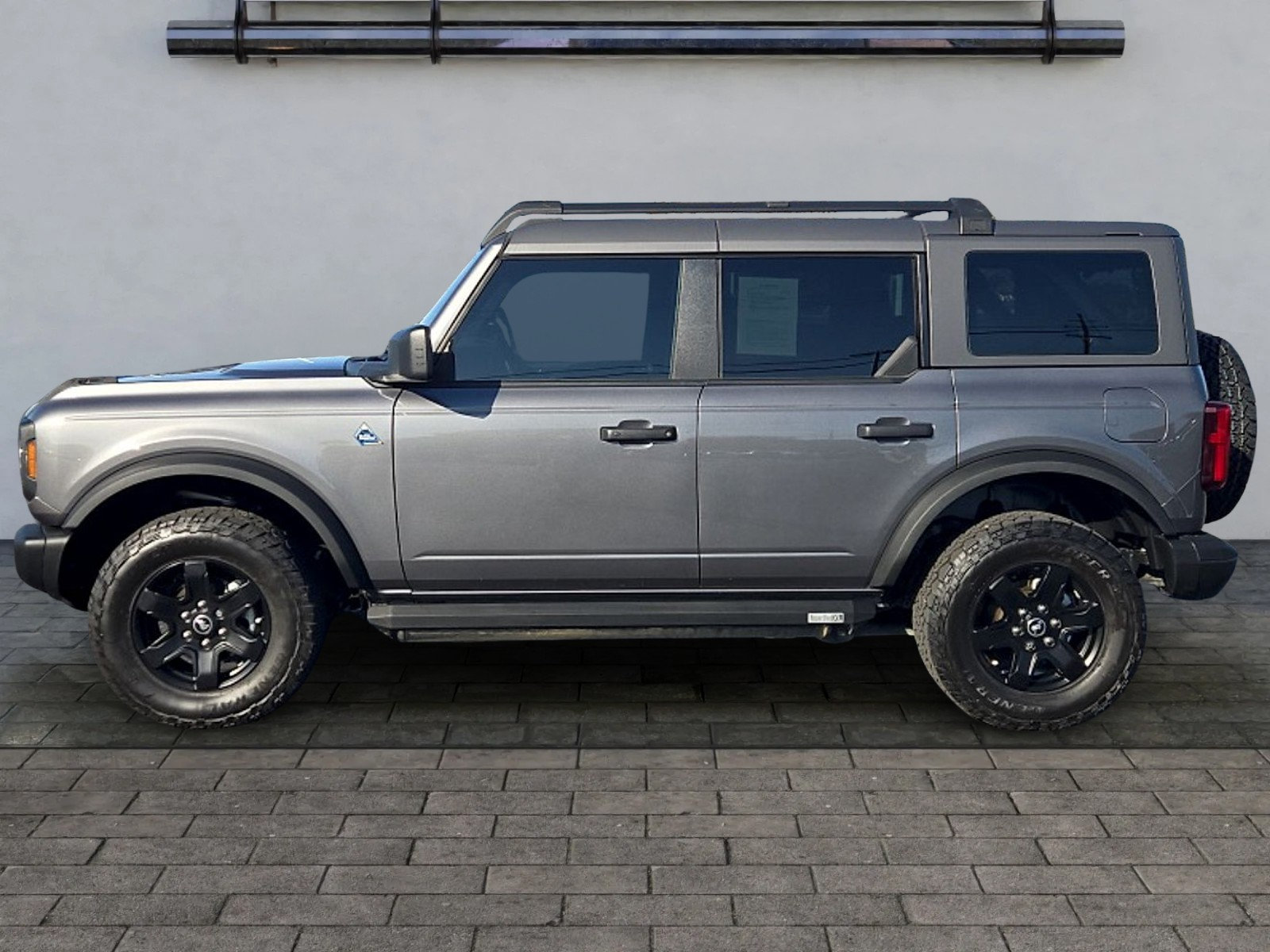 Used 2024 Ford Bronco Black Diamond AWD/4WD image 6