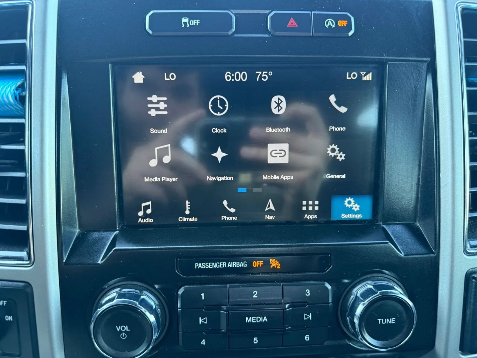 Used 2018 Ford F150 Lariat RWD image 46