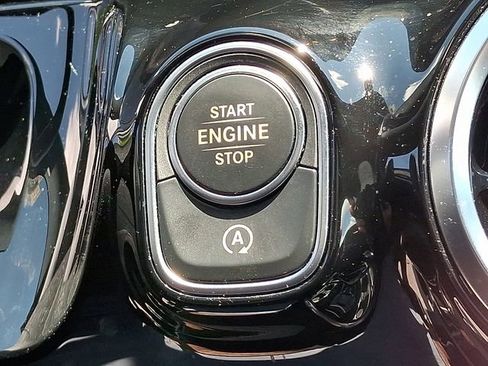 Used 2022 Mercedes-Benz GLA 250 4MATIC image 27