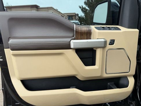 Used 2019 Ford F150 Lariat image 15