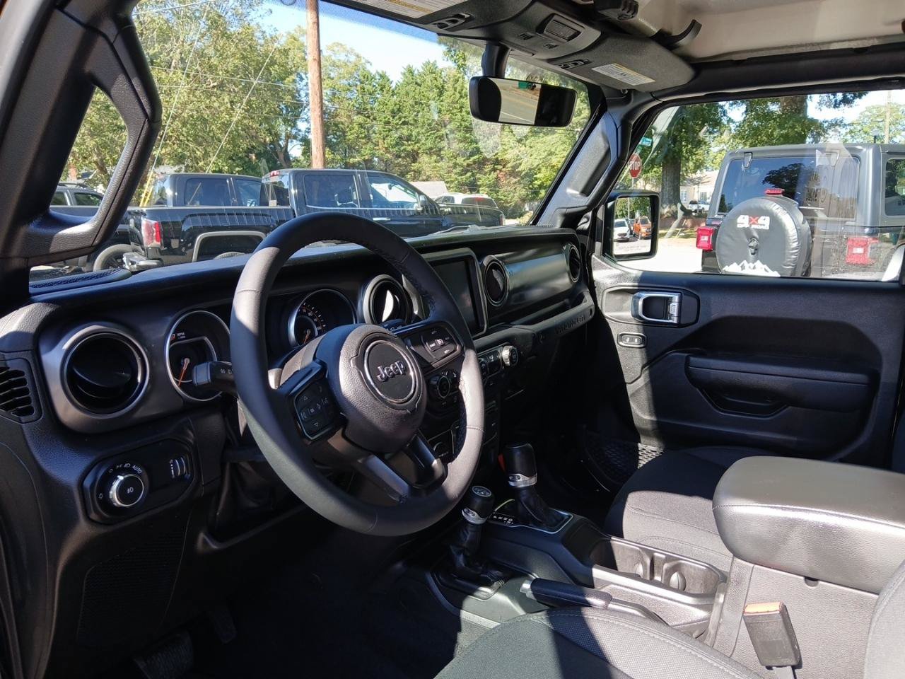 Used 2023 Jeep Wrangler Sport AWD/4WD image 14
