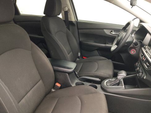 Used 2021 Kia Forte LXS FWD image 21