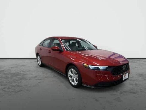 Certified 2025 Honda Accord LX image 6