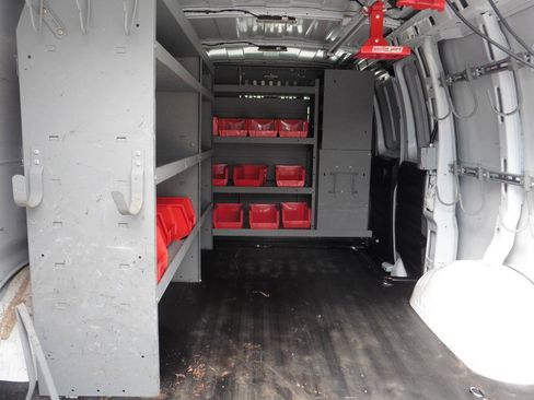 Used 2019 Chevrolet Express 2500 w/ Driver Convenience Package RWD image 4