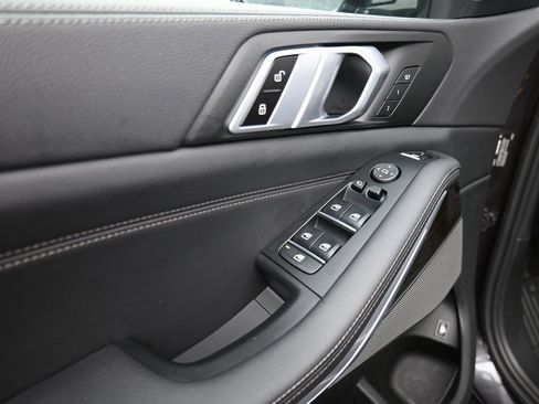 Used 2023 BMW X5 xDrive45e w/ Climate Comfort Package image 9