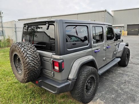 Used 2019 Jeep Wrangler Unlimited Sahara AWD/4WD image 7