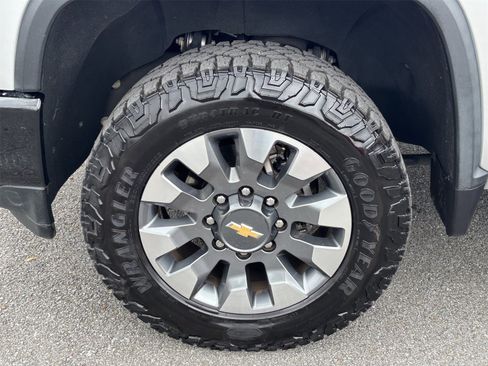 Used 2021 Chevrolet Silverado 2500 Custom w/ Custom Value Package image 15