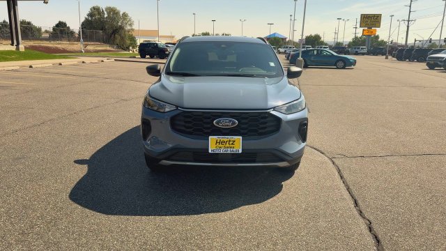 Used 2025 Ford Escape ST-Line w/ Tech Pack #1 AWD/4WD image 3