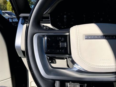 Used 2025 Land Rover Range Rover Long Wheelbase SE image 20