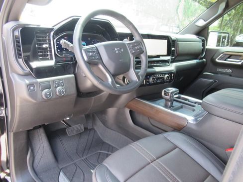 Used 2026 Chevrolet Silverado 1500 High Country w/ Midnight Edition RWD image 17