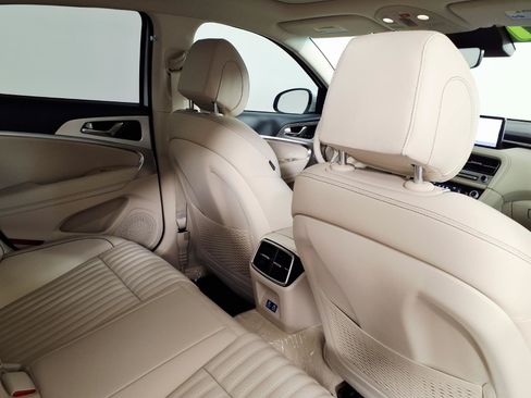 Certified 2026 Genesis G70 2.5T Prestige RWD image 11
