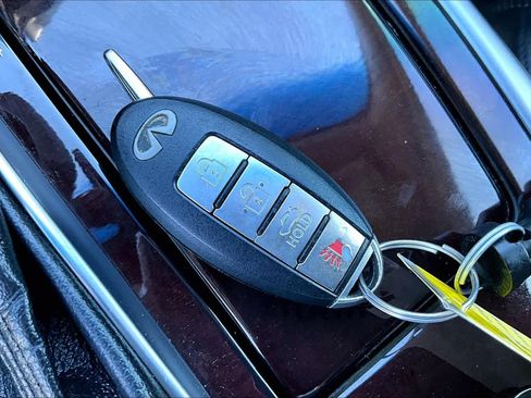 Used 2015 INFINITI Q70 L 3.7 RWD image 15