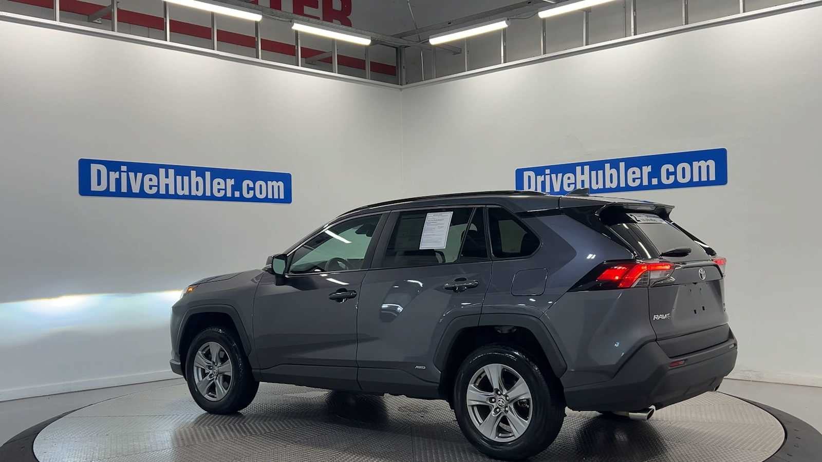 Used 2025 Toyota RAV4 XLE AWD/4WD image 8