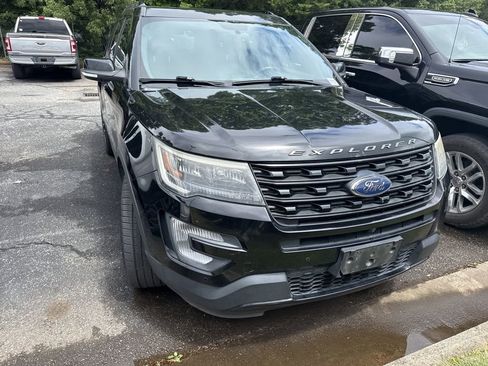 Used 2017 Ford Explorer Sport w/ Equipment Group 401A AWD/4WD image 3