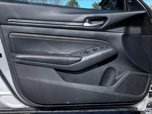 Used 2020 Nissan Altima 2.5 SR w/ Premium Package image 22