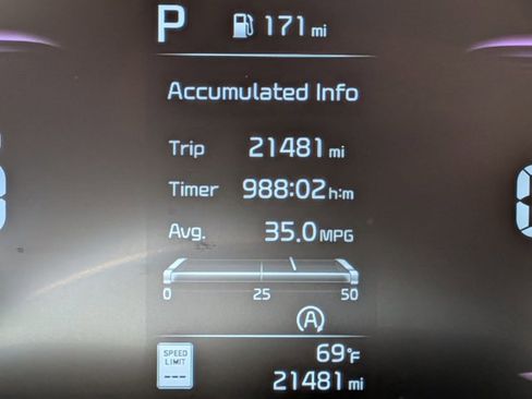 Used 2025 Kia Soul LX w/ LX Technology Package image 11