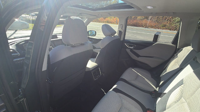 Used 2024 Subaru Forester Premium AWD/4WD image 31