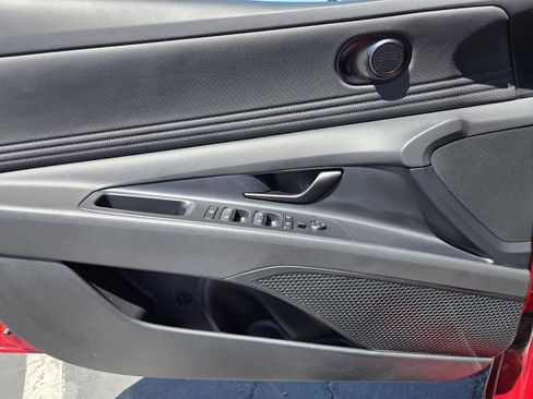 Used 2025 Hyundai Elantra Sport FWD image 19
