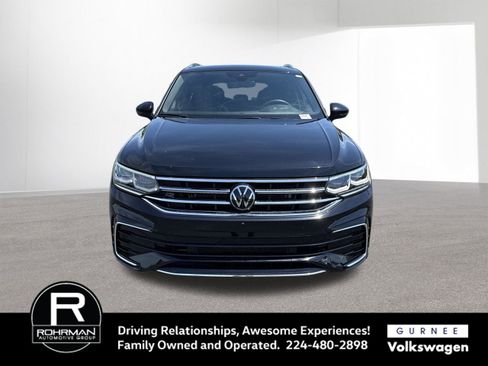 Used 2024 Volkswagen Tiguan SEL R-Line AWD/4WD image 3