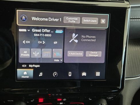 Used 2023 Jeep Grand Cherokee L Laredo image 41