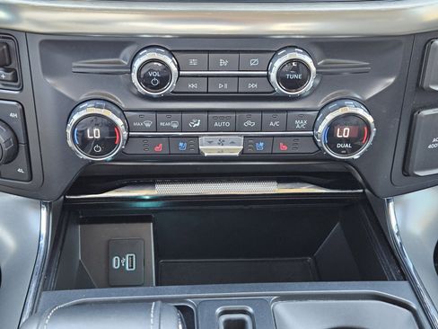 Used 2021 Ford F150 Lariat w/ Trailer Tow Package image 18