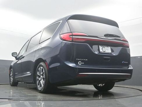 Used 2022 Chrysler Pacifica Pinnacle FWD image 47
