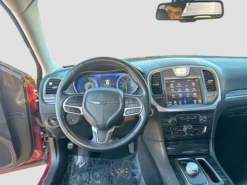 Used 2021 Chrysler 300 Touring w/ Sport Appearance Package image 20