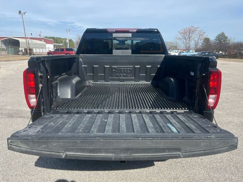 Used 2023 GMC Sierra 1500 Elevation w/ Preferred Package image 12